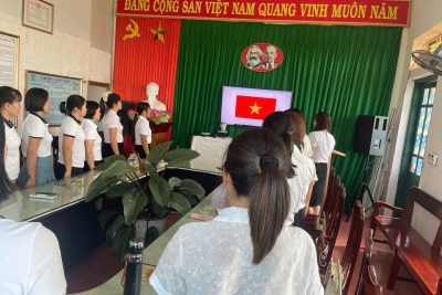CHI BỘ TRƯỜNG MẦM NON HẢI PHƯƠNG TỔ CHỨC LỄ KẾT NẠP ĐẢNG VIÊN MỚI