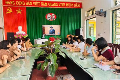 Trường mầm non Hải Phương tham gia học tập trực tuyến Hội nghị toàn quốc quán triệt và triển khai Nghị quyết Hội nghị TW2 khoá XIV.